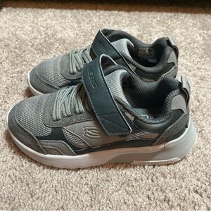 Skechers Athleisure SKX low top Kids Charcoal and Black Sneakers